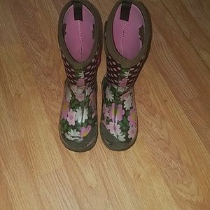 SZ 12 Little Girl Bogs